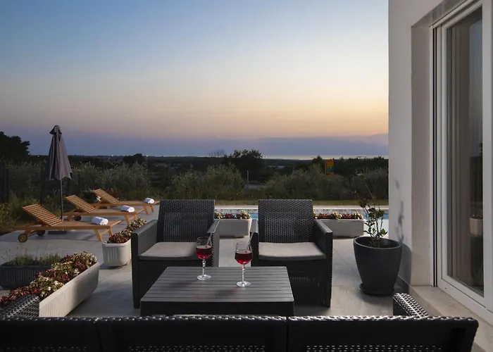 Villa Euphoria *