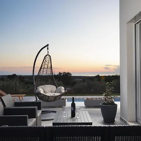 Villa Euphoria *